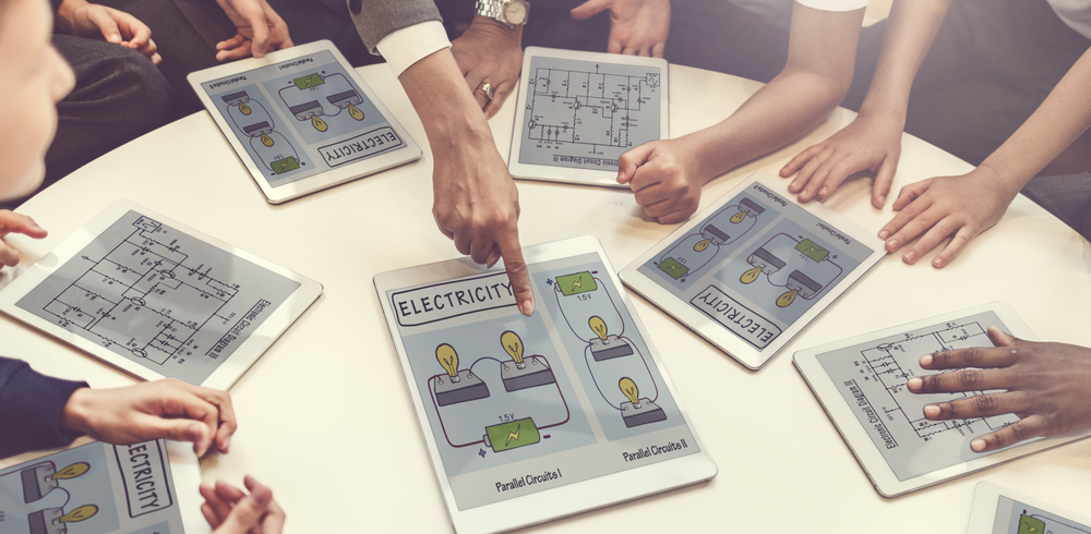 Beyond Textbooks: Crafting Cutting-Edge Classroom Experiences with Tech!